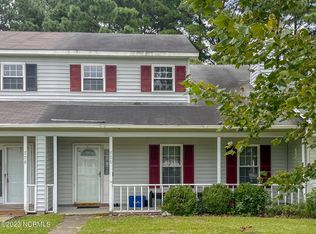 776 Pinewood Dr, Jacksonville, NC 28546