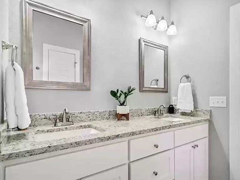 Come live in this brand new duplex in the heart of NWA — Photo 16