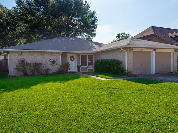 3 Sided brick home with fantastic curb appeal!