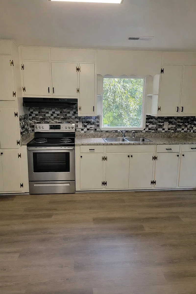 Building Photo - 3933 Midway Rd #4D