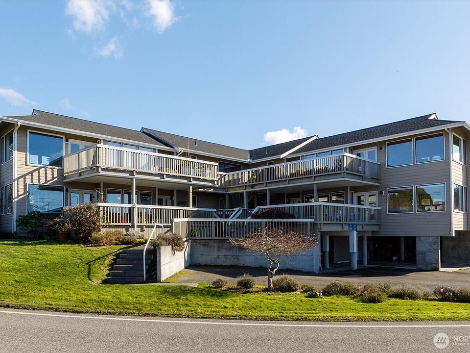 1st image of 905 NE Leach Street #905