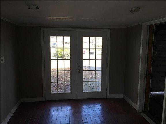 4th image of 3230 Ashland Ave