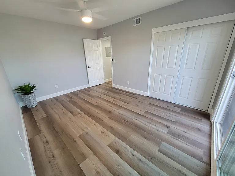 Islandia Apartments — Photo 18