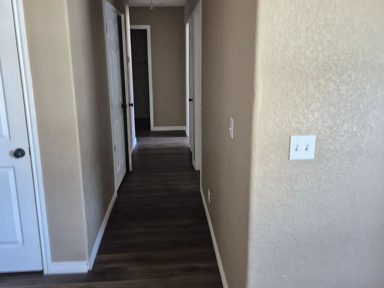 3 bed, $1,350 — Photo 1