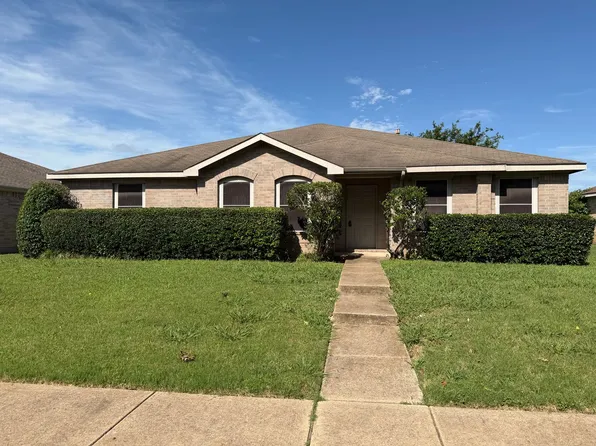 111 Palm Dr, Lancaster, TX 75146