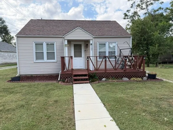 137 S Shaw St, Macon, IL 62544