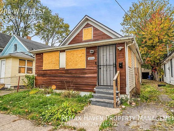 2nd image of 3204 W 71st St
