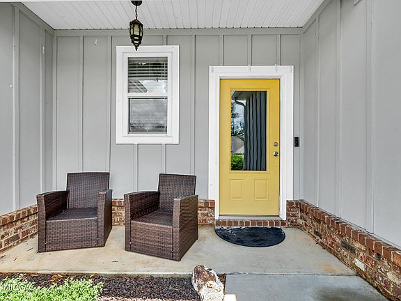 4th image of 409 Cherry Hill Dr