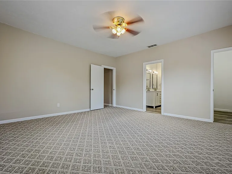 1622 Woodlawn Dr — Photo 8