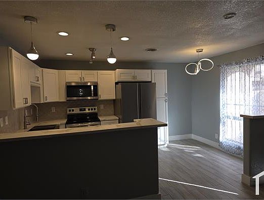 3rd image of 4300 N Lamont St APT 208