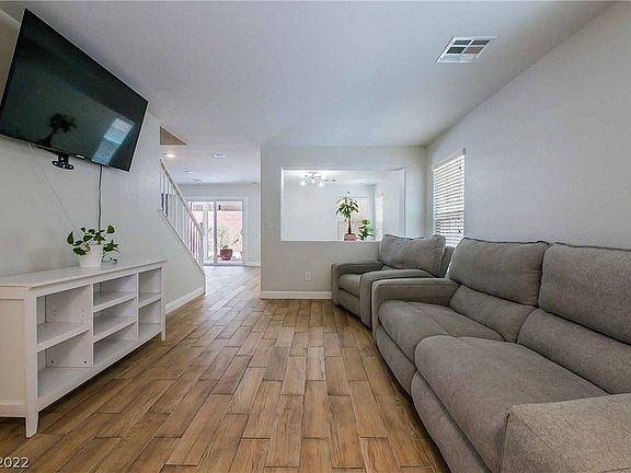 3rd image of 66 Lions Den Ave
