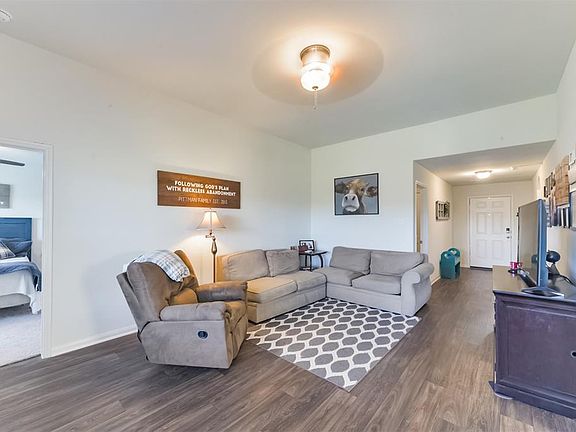 4th image of 2096 Saras Way