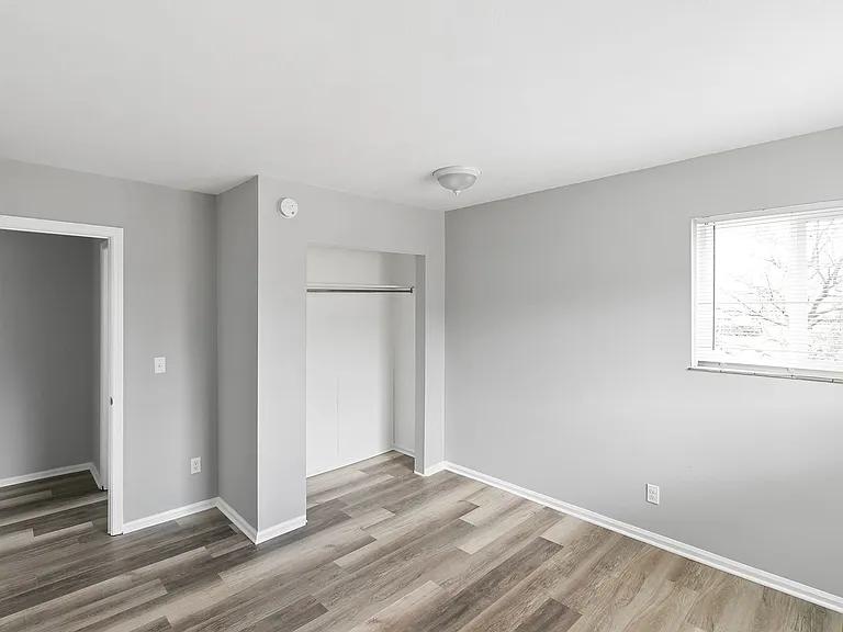 4221 N Grand River Ave — Photo 11