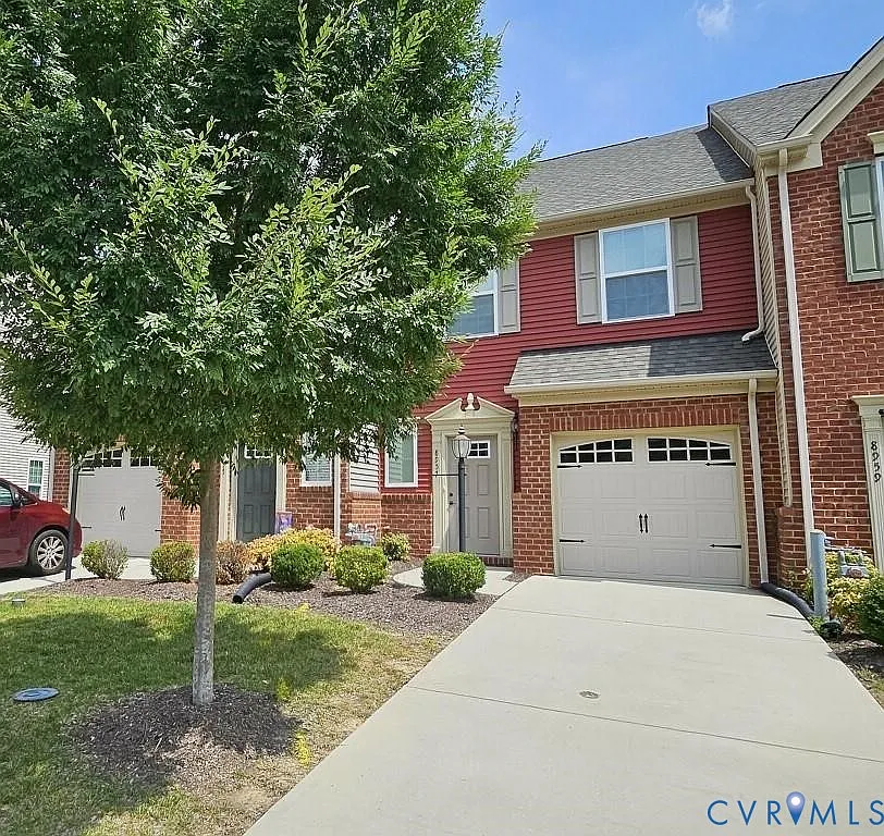 3 bed, 2.5 bath, 1704 sqft, $2,300 — Photo 1