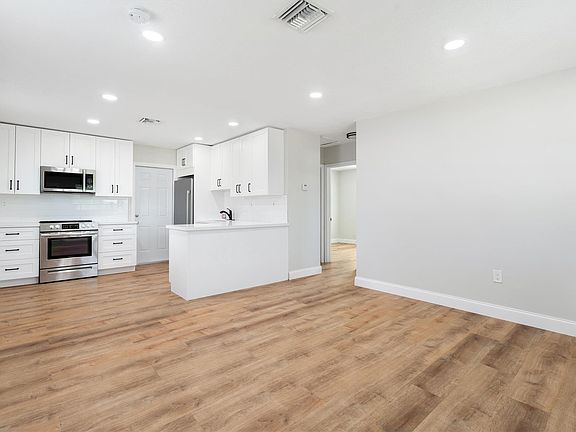 3rd image of 1760 NW 25th Terrace