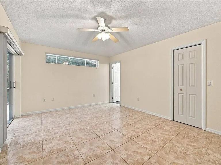 2393 Paulette Dr — Photo 18