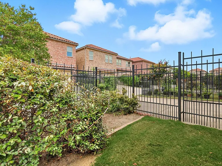 6665 Escena Blvd — Photo 31