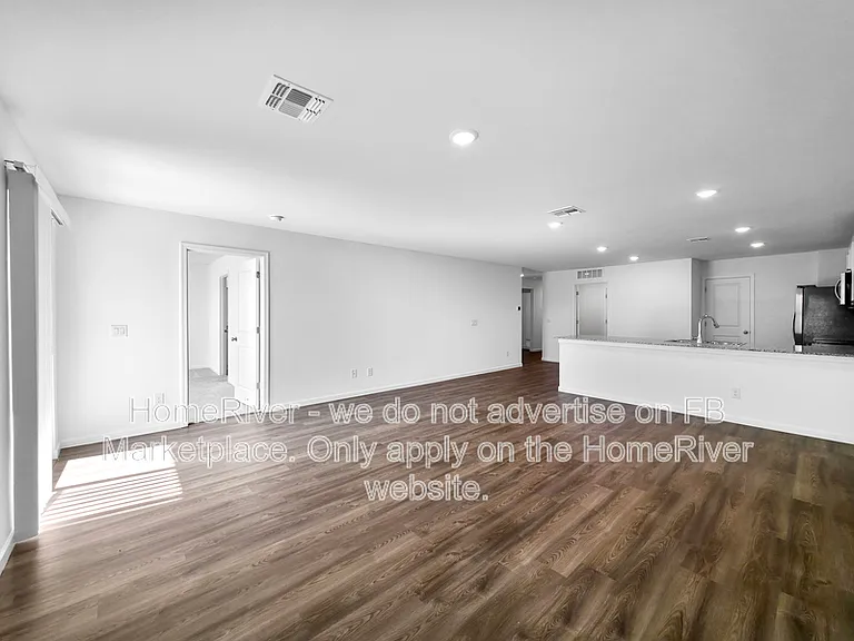 741 Dylan Ct — Photo 6