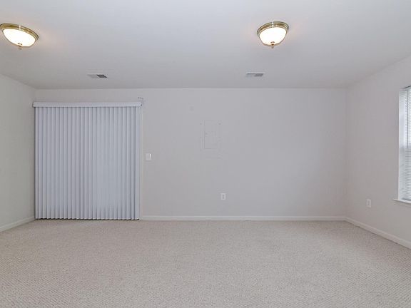 5th image of 100 Barrett Ct