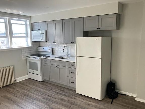 2nd image of 614 Kimball St Floor 3