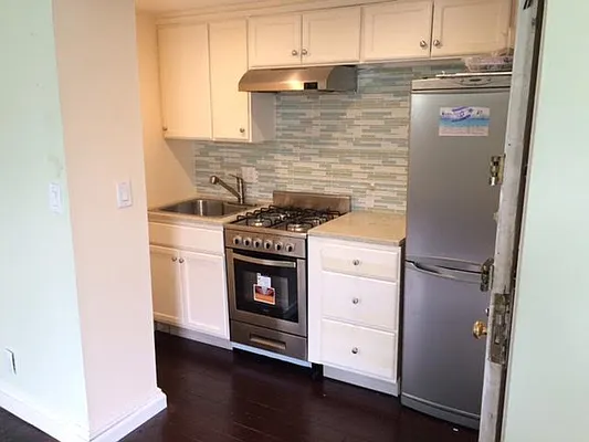 Rented by NYC Holdings Management | media 22