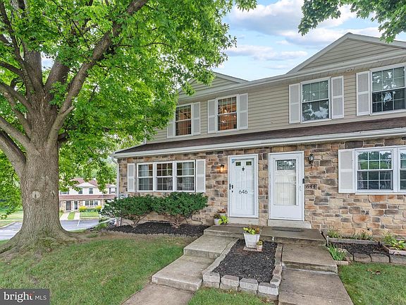 3rd image of 646 Lancaster Ct