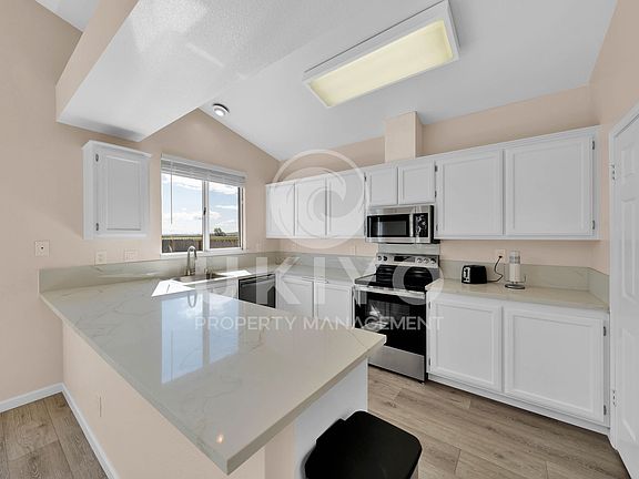 3rd image of 265 Potrero St