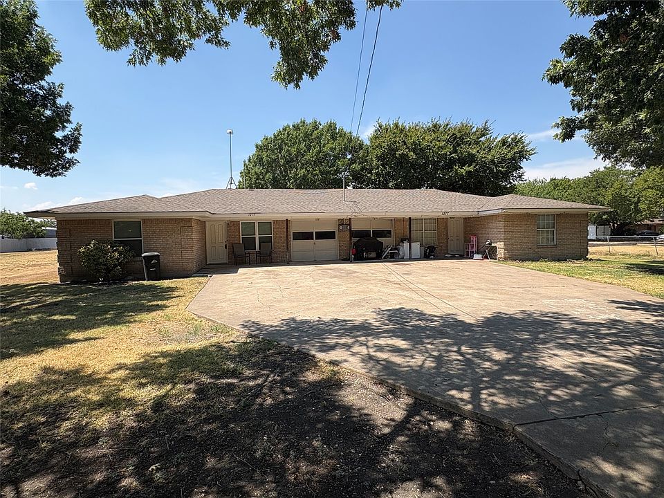 1st image of 1217 Narrow Ln