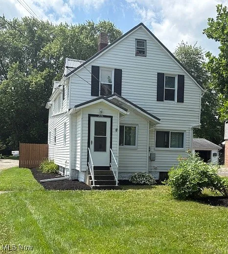 206 Fowler St photo 1