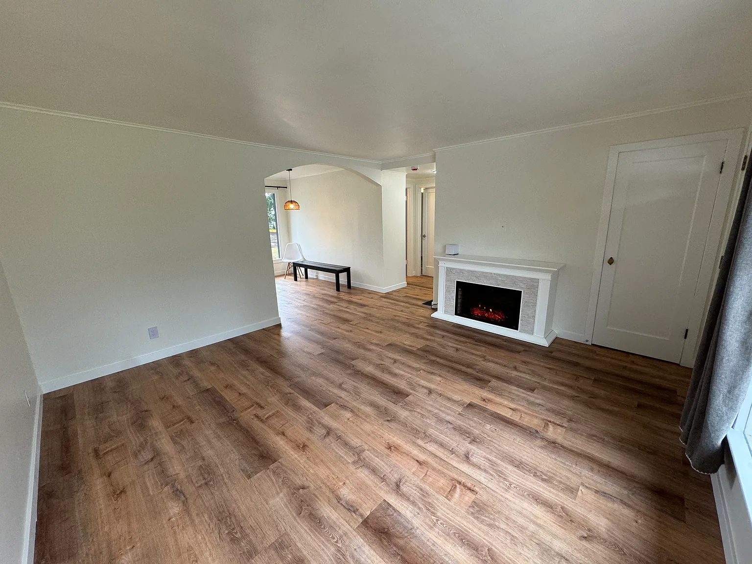 3 bed, 1100 sqft, $3,700 — Photo 3