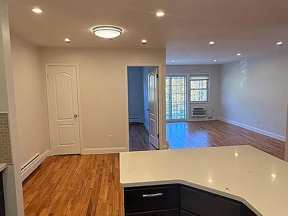 3rd image of 15060 71st Ave #3