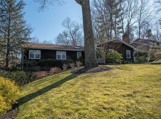 11 Twixt Hills Rd, Saint James, NY 11780