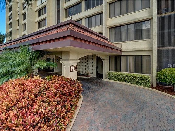 3rd image of 700 Island Way APT 1004