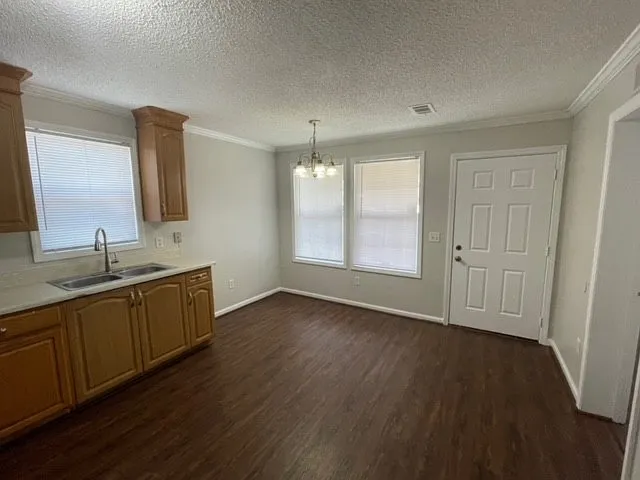 4 bed, 1248 sqft, $2,300 — Photo 4