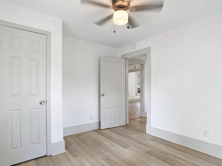 2219 Florida Ave — Photo 14