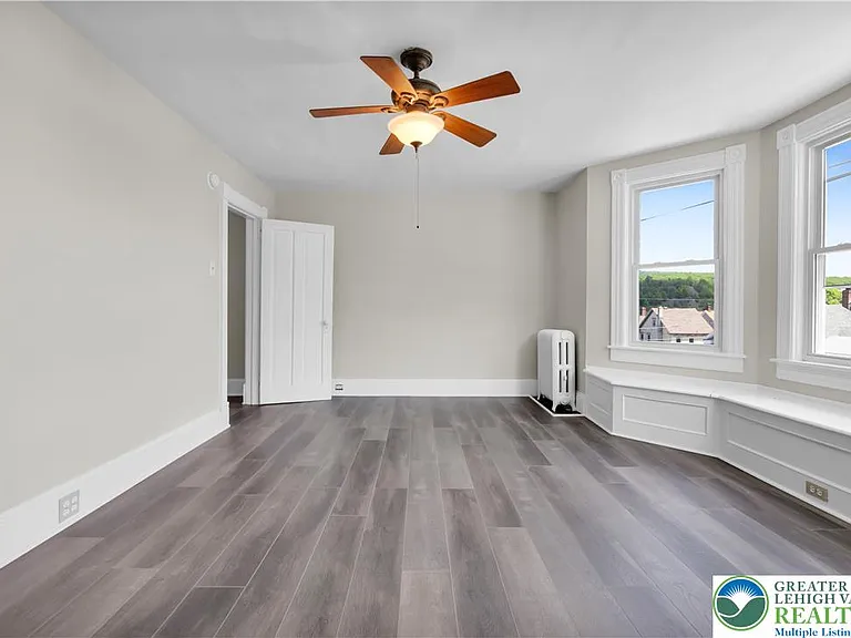 265-267 E Bertsch St #4 — Photo 20