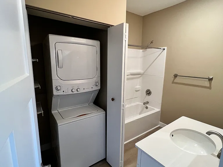 1327 Jefferson St NE #2 — Photo 5