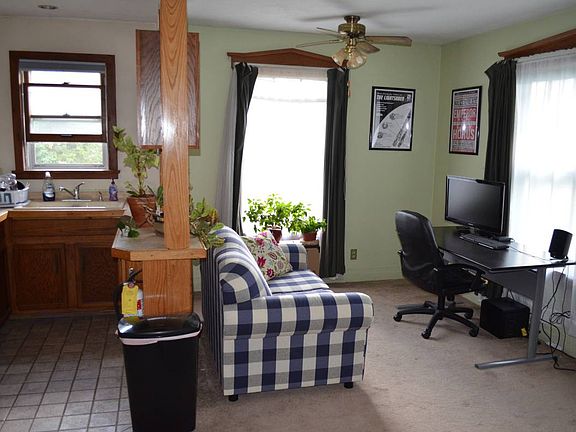 2nd image of 822 Douglas Ave #202
