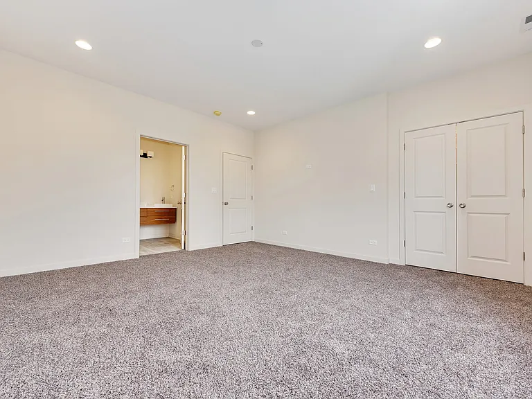 2824 W Van Buren St #302 — Photo 19