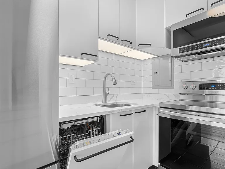 The Duplex Tower — Photo 12