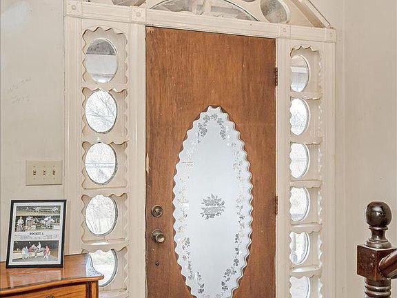 4th image of 550 Halltown Rd