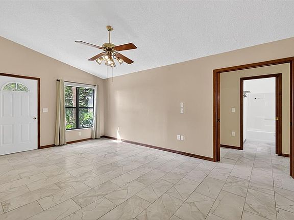 3rd image of 40248 Orange Cir