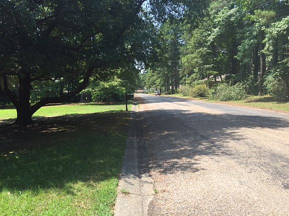 3rd image of 3668 Butler Ave