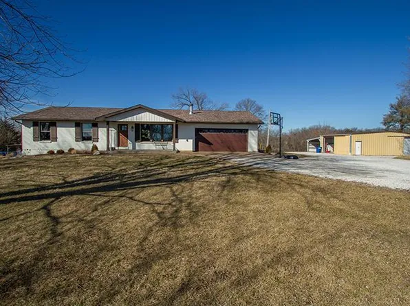 407 S Chantilly Rd, Moscow Mills, MO 63362