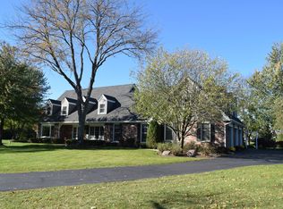 122 Colony Dr, Inverness, IL 60010