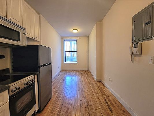 1st image of 42 W 65th St APT 1D
