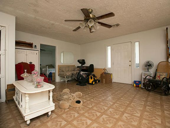 4th image of 4126 Theresa St