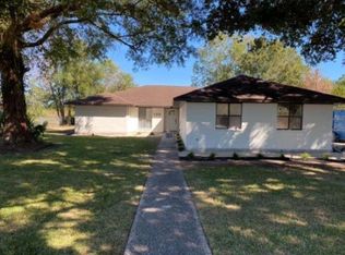 100 Country Club Dr, Beaumont, TX 77705