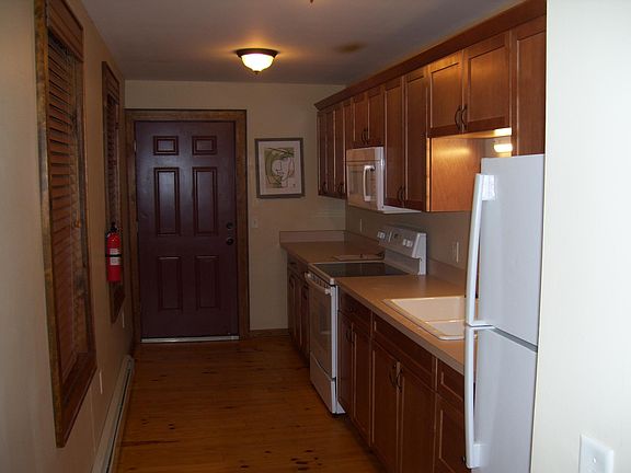 4th image of 916 N Salina St Unit 2