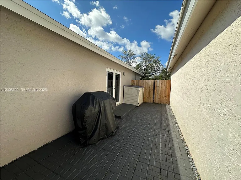 5733 NW 100th Ct — Photo 49